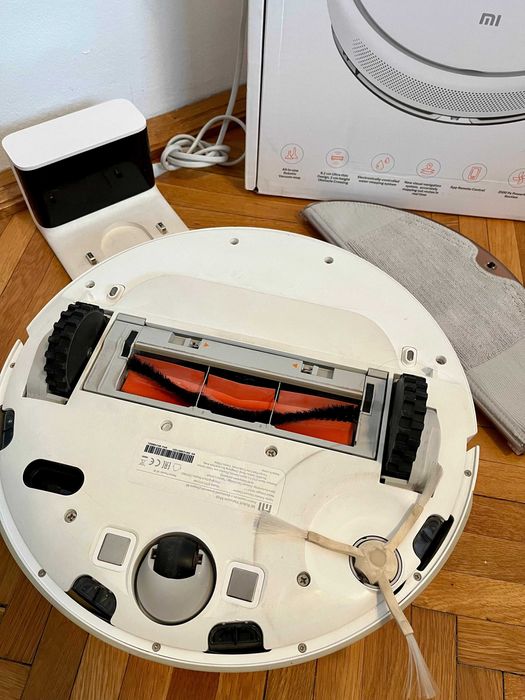 Vând Aspirator Xiaomi Mi Robot Vacuum Mop Cleaner