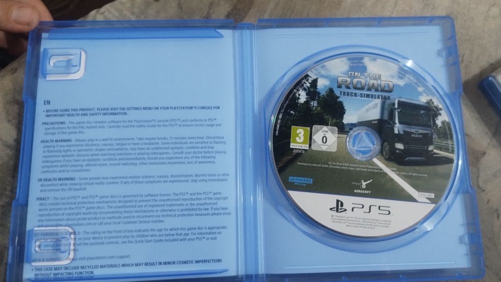 Vând jocuri pe PlayStation 5-4