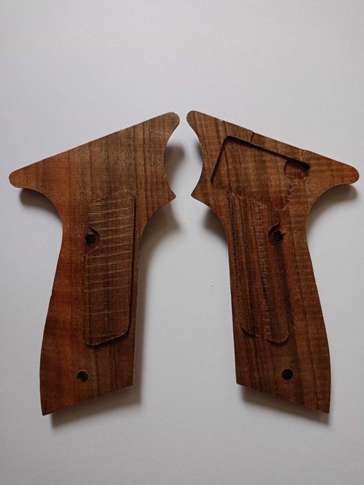 Орехови чирени за пистолет Марго.