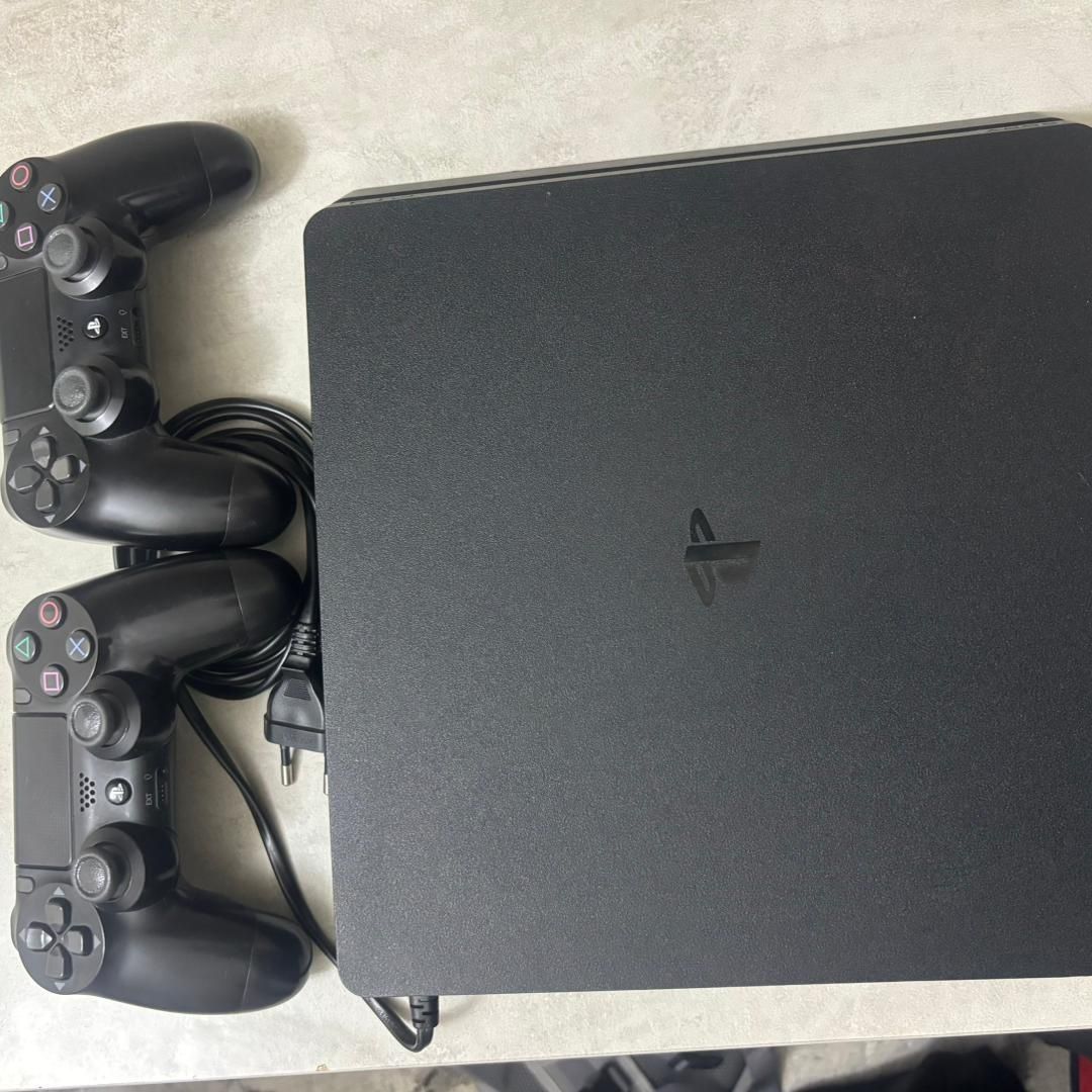 Playstation 4  500 gb hhd