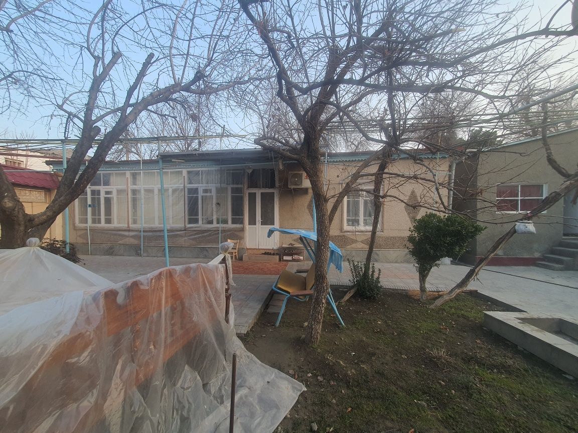 Hovli joy sotiladi