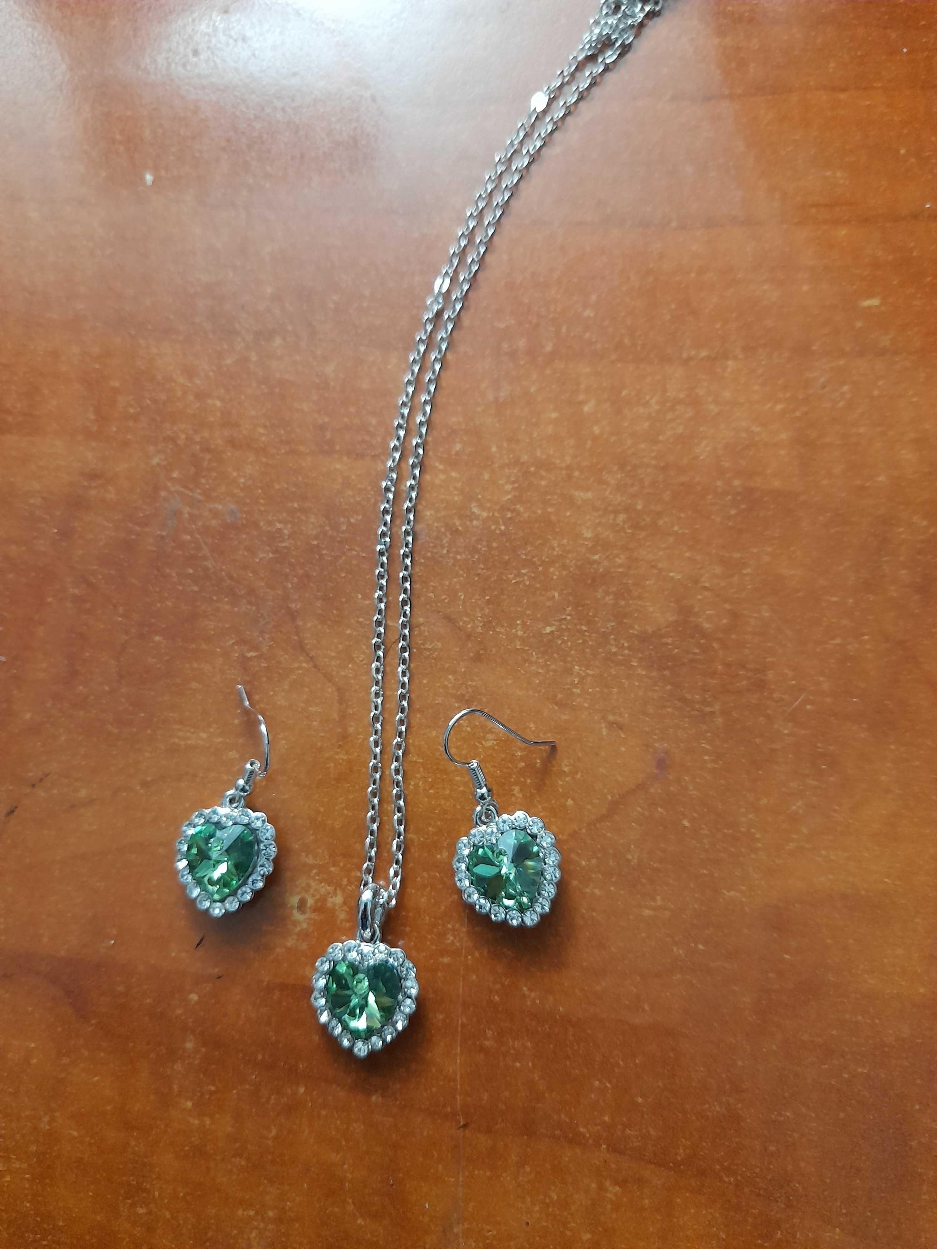 Vand set cercei si medalion Swarovski