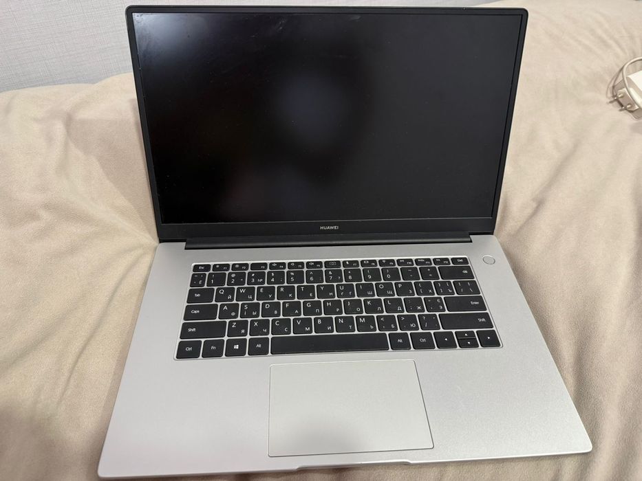 Продам ноутбук HUAWEI MATEBOOK D15