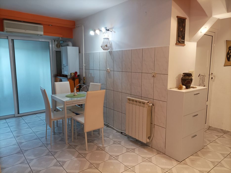 Ofer spre închiriere apartament 2 camere, zona ultracentrală
