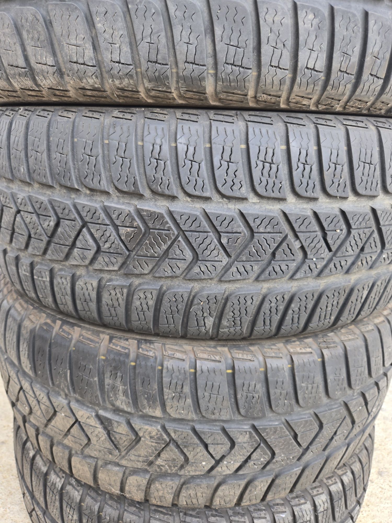 4 бр. Зимни гуми 215.60.16 PIRELLI