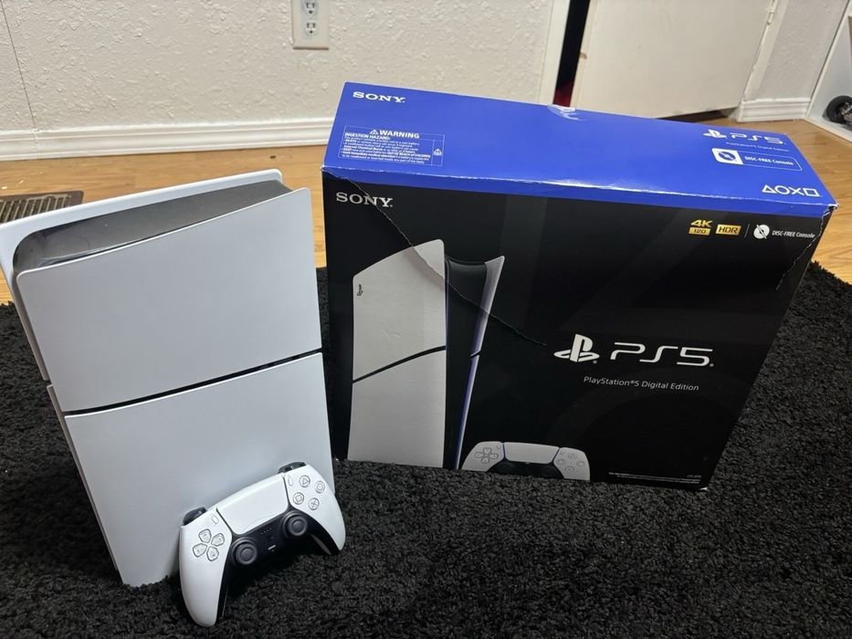 vand ps5 slim digital aproape nou