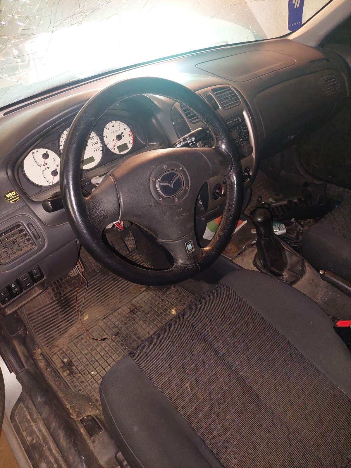 Продавам на части MAZDA 323F