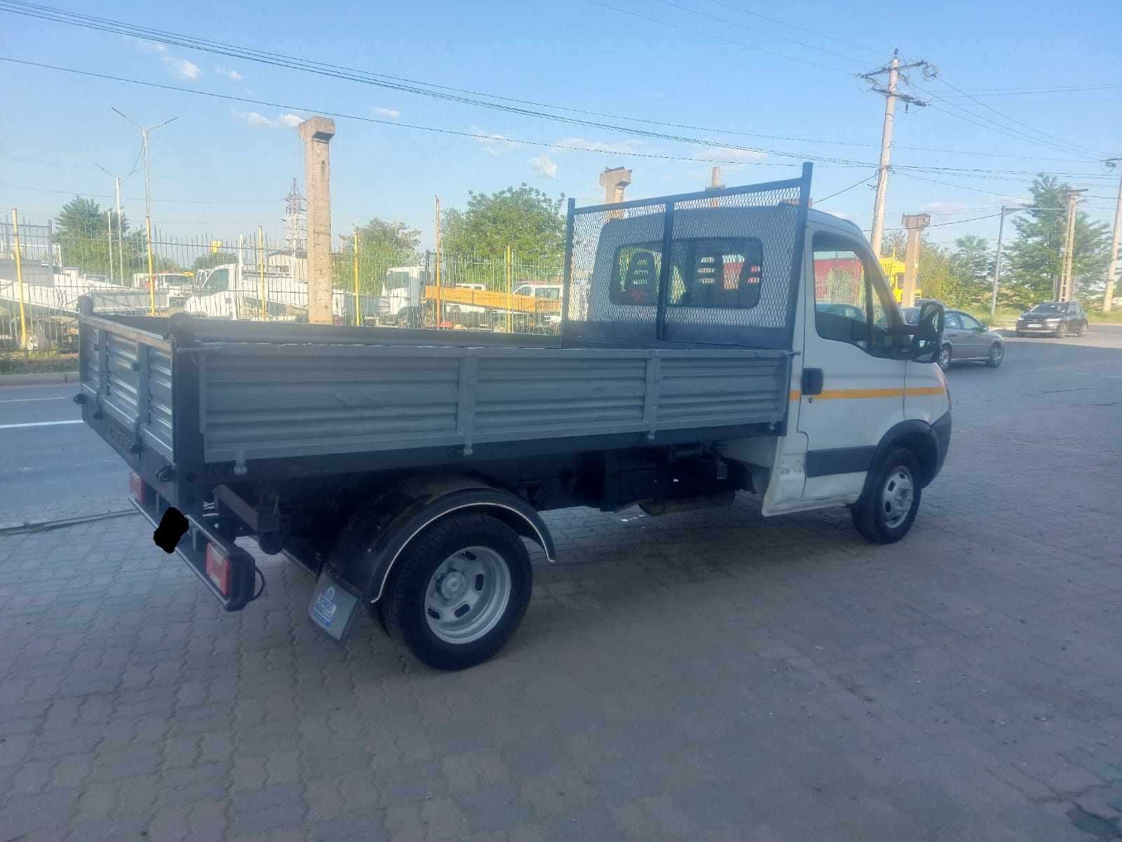 Iveco Daily 35c15 basculabil pe 3 parti pe cutie