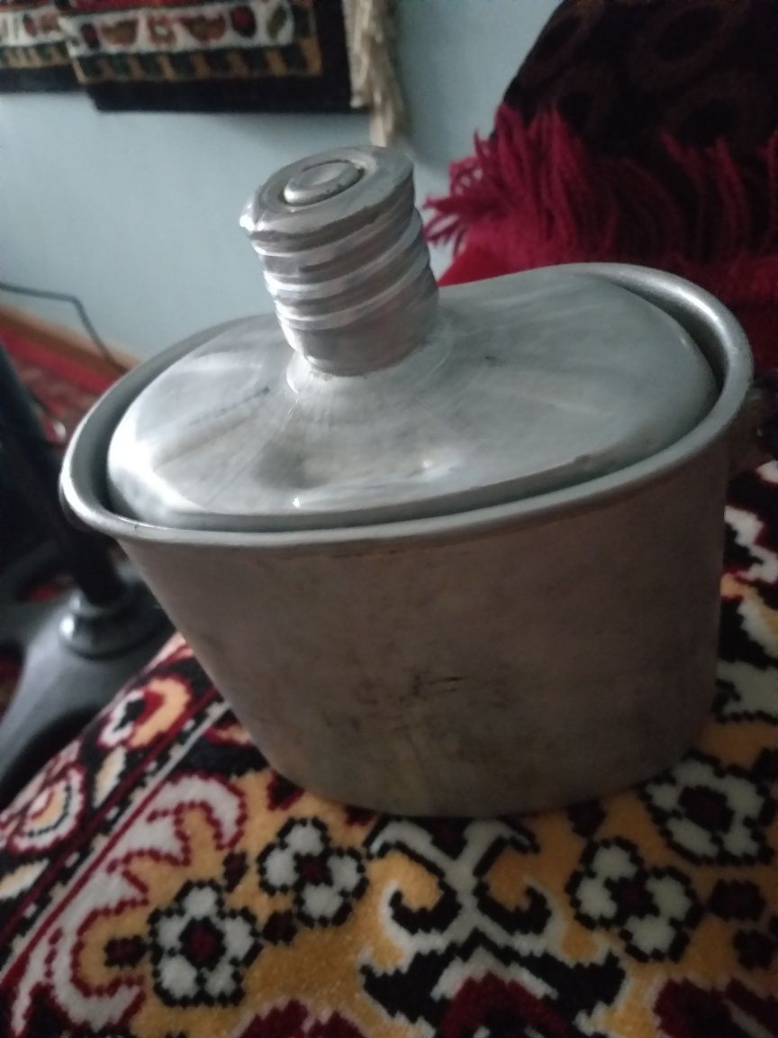 Фляжка для воды б/у в хорошем состоянии.