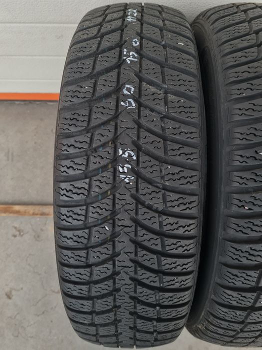 Зимни гуми 2 броя KUMHO Izen KW23 155 60 R15 дот 1122