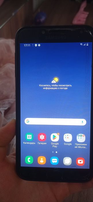Продам телефон самсунг j4 в очень хорошем состояний