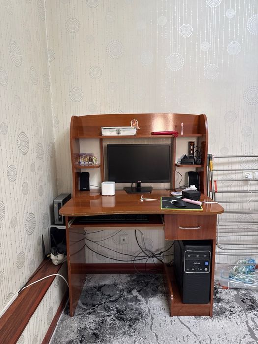 Компьютерный стол