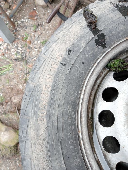 Vând 4 genti de Mercedes in 6 prezoane mai multe det