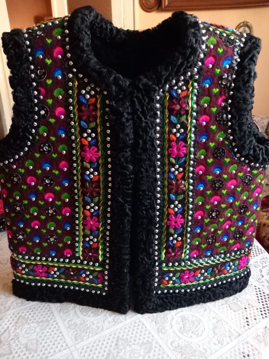 Cojoc popular - lucrat manual