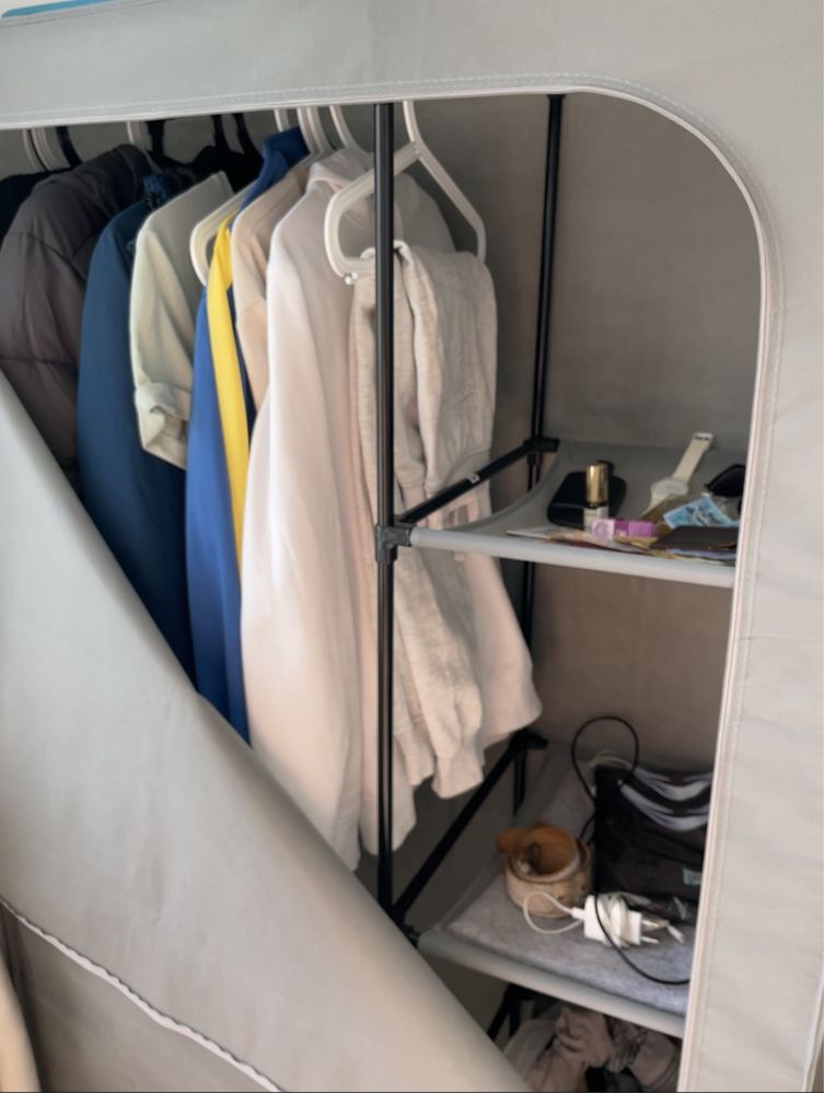 Тканевый шкаф-чехол для одежды.