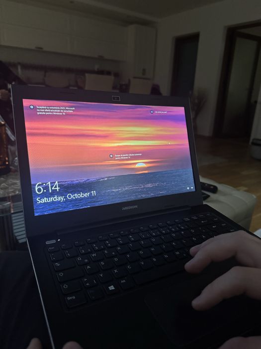Laptop Medion foarte putin utilizat