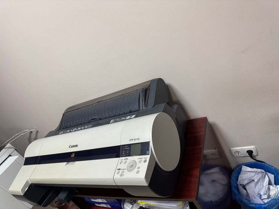 Plotter Canon A2 cu cerneală stare perfectă de funcționare