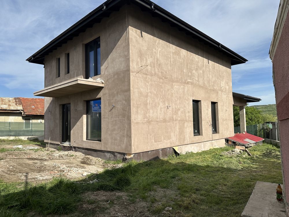 Casa la gri parter si etaj 220mp construiti