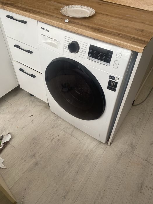 Продается стиральная машина Самсунг с сушилкой