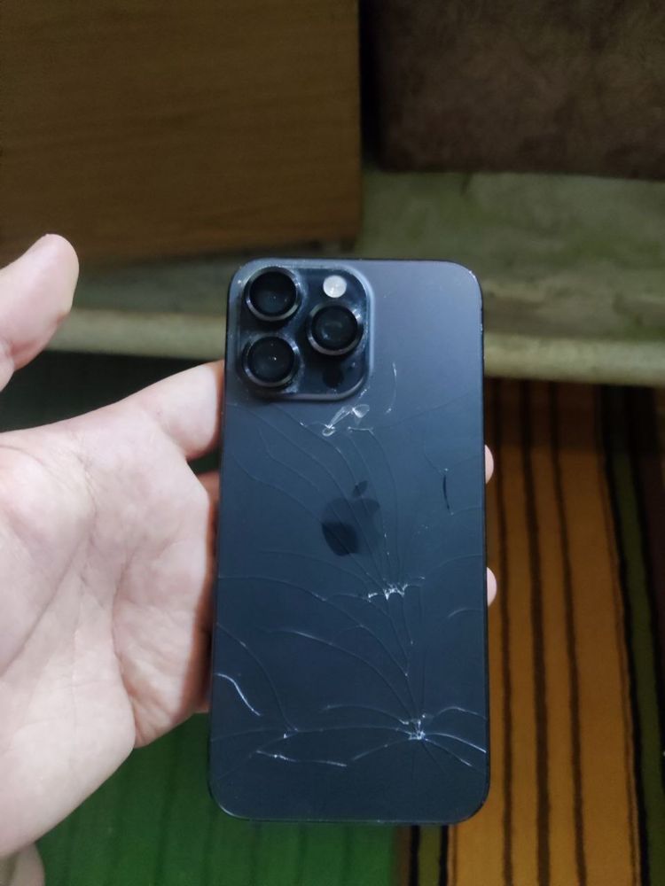 Продам Iphone 15 Про Макс