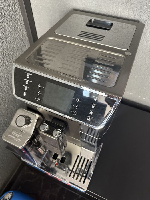 Aparat de cafea Delonghi