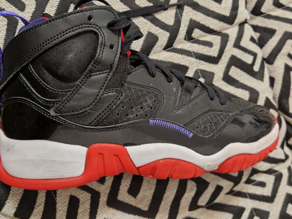 Vând pantofi de sport