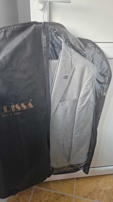 Costume bărbătești de vanzare ,purtate. Curățate profesional