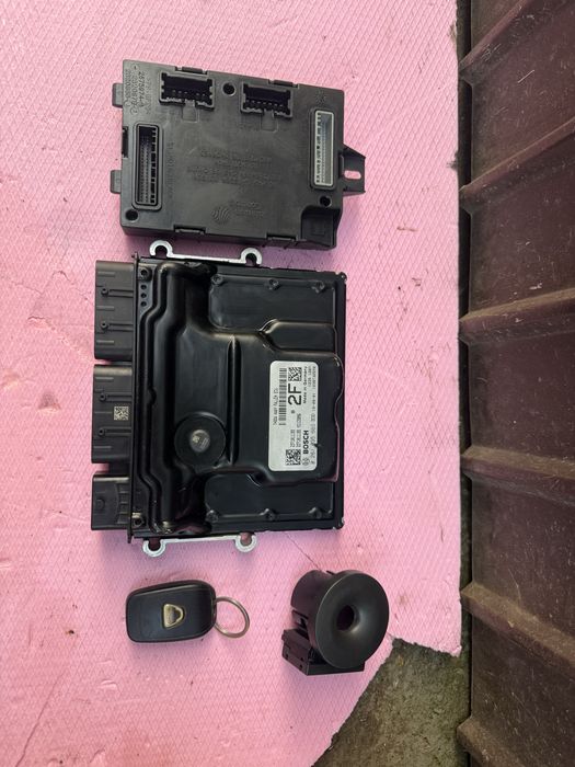 Vand kyt pornire Dacia Duster Hjd 1.5 dci cu Ad blue 2020 (cheie)