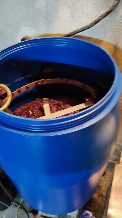 Подаравам джибри от грозде за изваряване на ракия