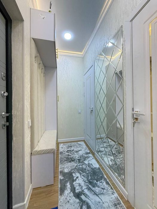 Чиланзар 9кв 2хона килинган квартира сотилади евроремонт килинган