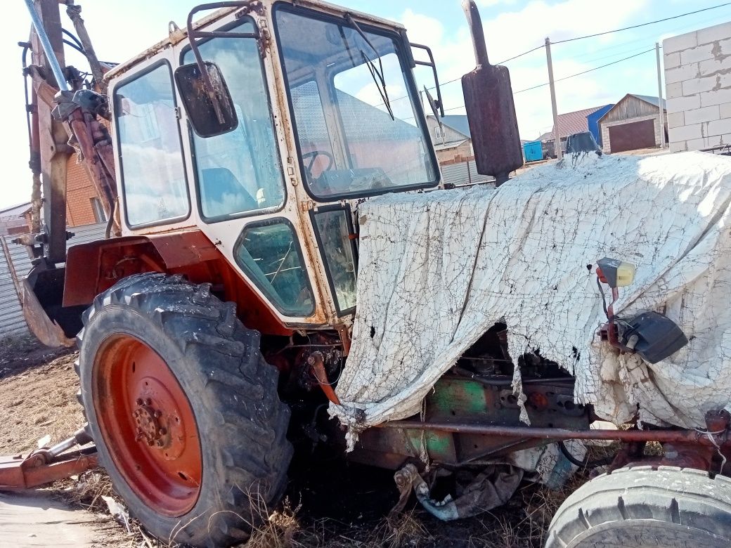 Трактор ЮМЗ экскаватор,  лопата