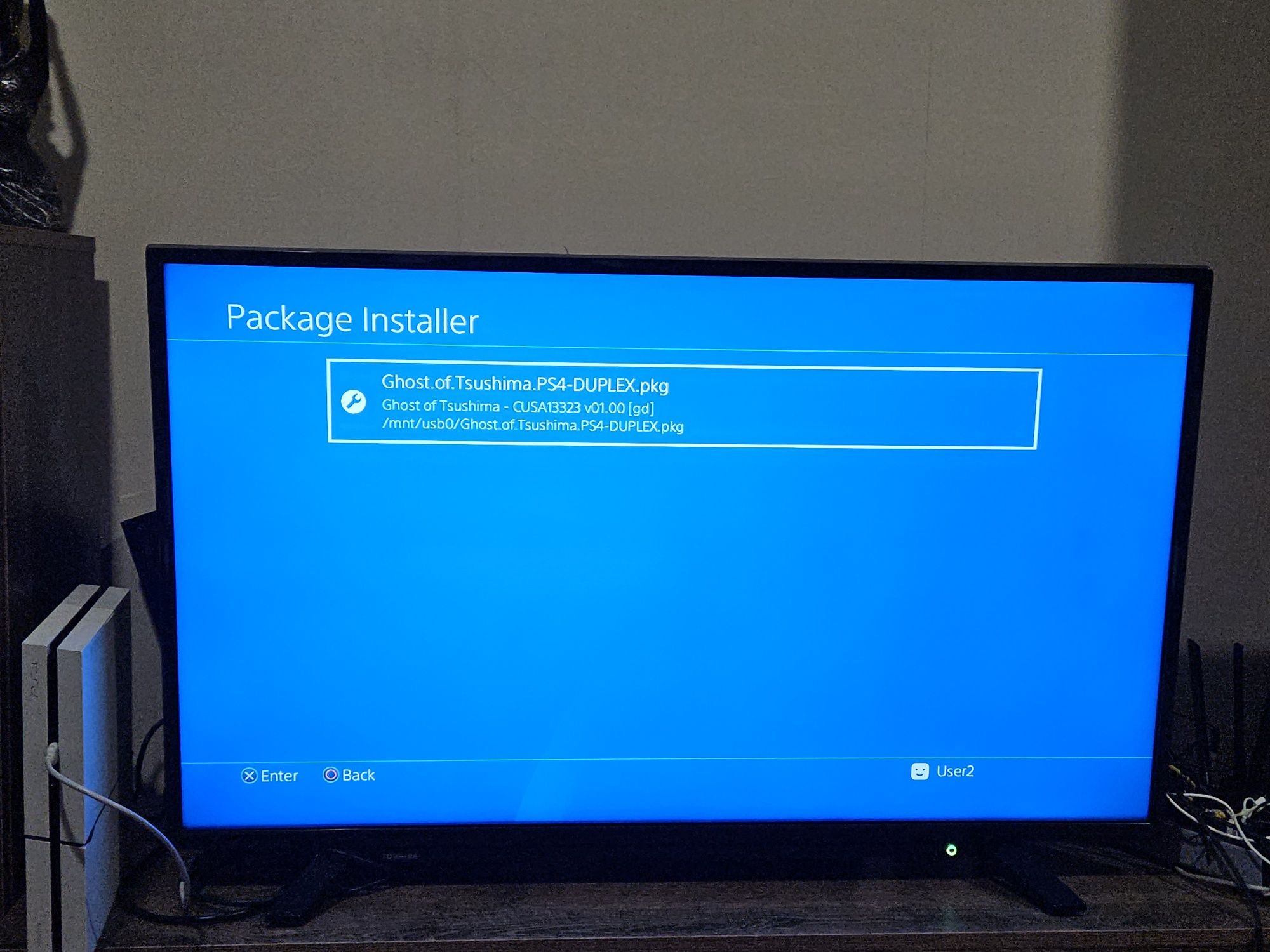 PS4 500 GB GoldenHen+2 джойстика