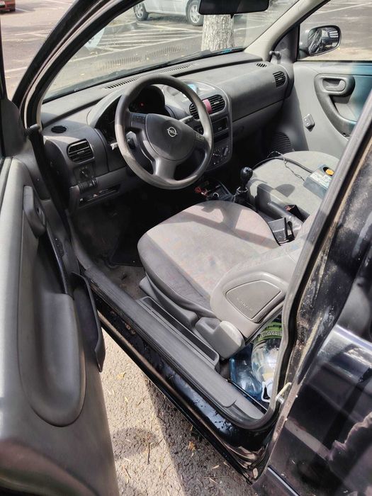Opel Corsa 1.0  anul 2001
