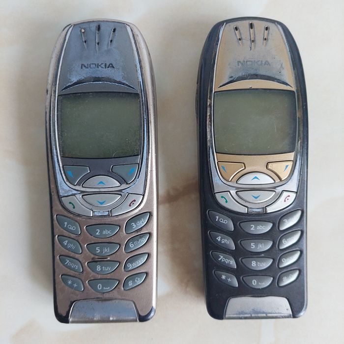 Vând două Nokia 6310i originale [fără încărcătoare] [doar cu baterii]