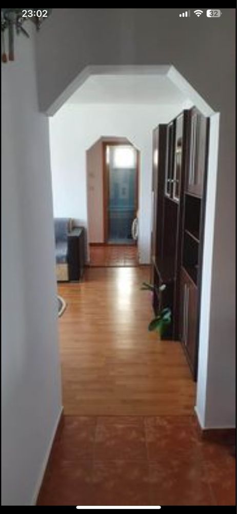 Inchiriez apartament 2 camere mobilat si utilat