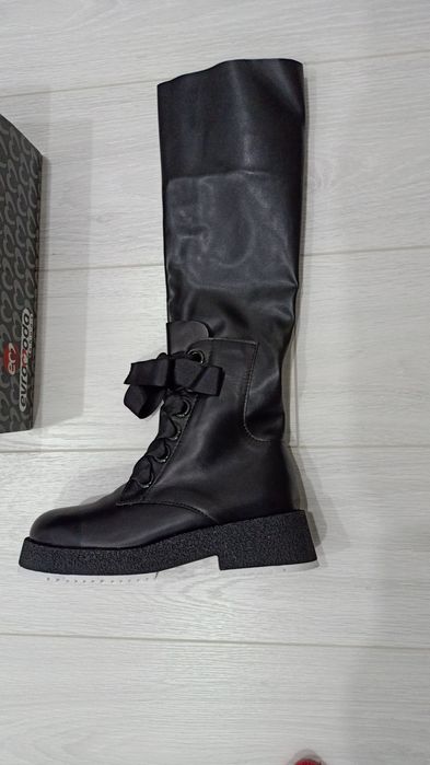 Новые кожаные зимние сапоги
