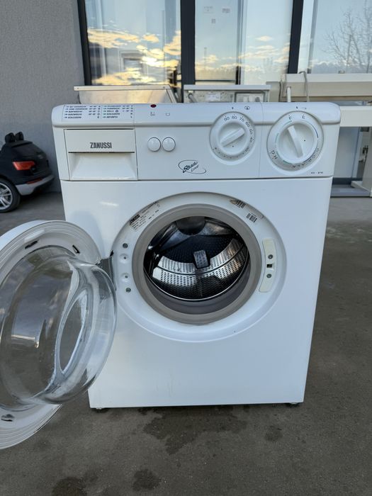 Мини - Малка пералня Зануси 4  кг