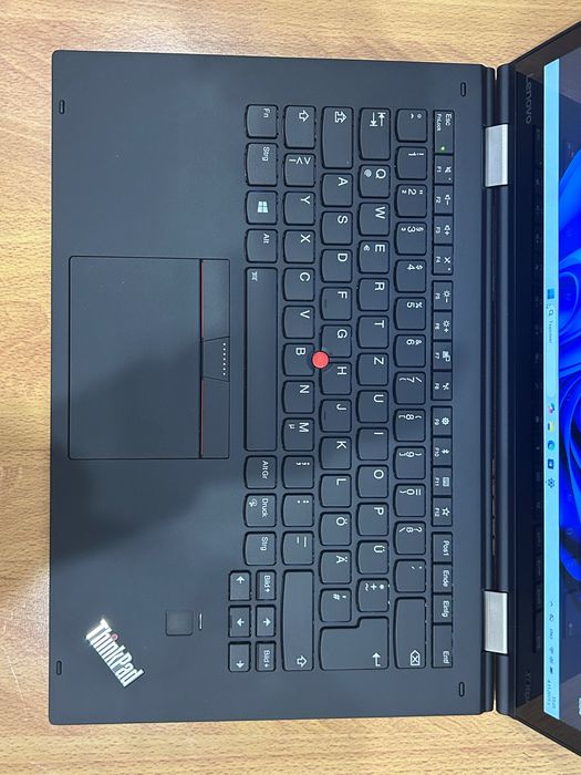Като нов! Лаптоп Lenovo X1 Yoga Gen2 i5/8GB RAM/256GB с 3 м. гар.! ТЪЧ