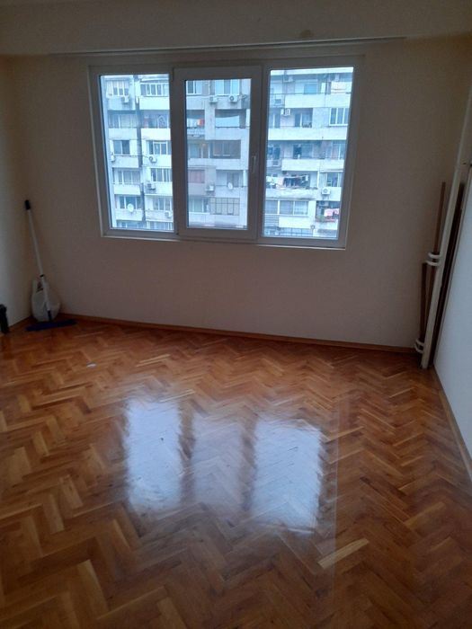 Дава се под наем Двустаен апартамент в Бургас, Славейков - 65 кв.м за 306 € - Снимка #3