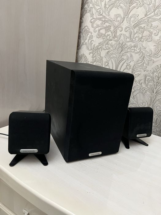 Сабвуфер и 2 колонки в комплекте Microlab