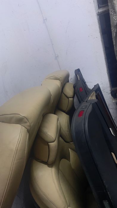 Кожен салон за ауди а8 д4