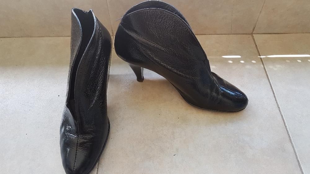 Обувки и боти по 20 лв.