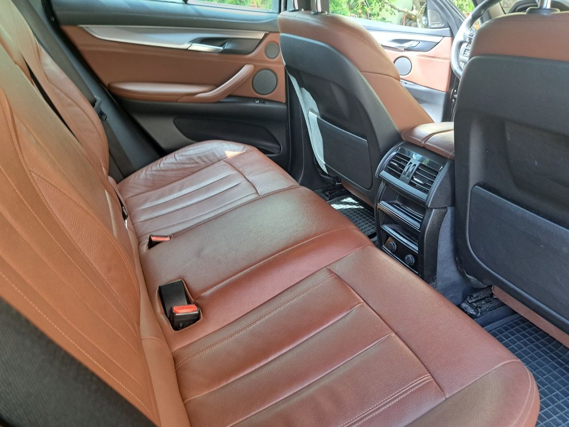 BMW x6 313 cp pachet M interior