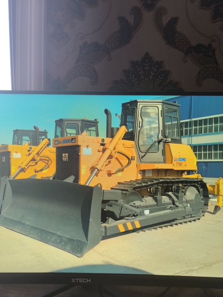 Doosan 300 Buldozer 16 LiuGong traller