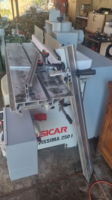 Combinată tâmplărie circular cu incizor și freză verticală