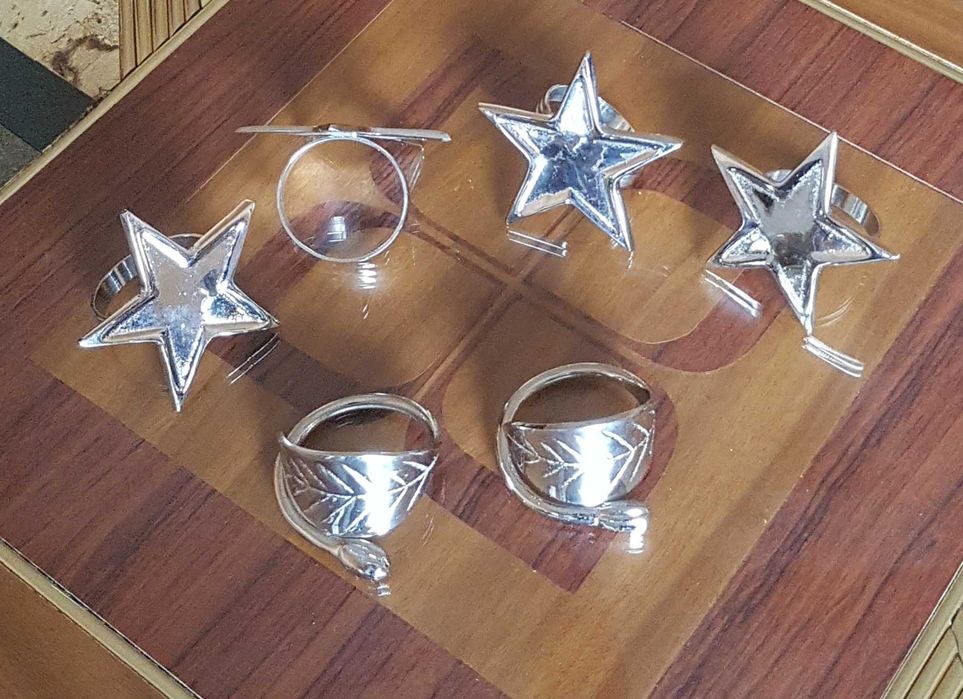 Комплект от шест метални поставки за салфетки