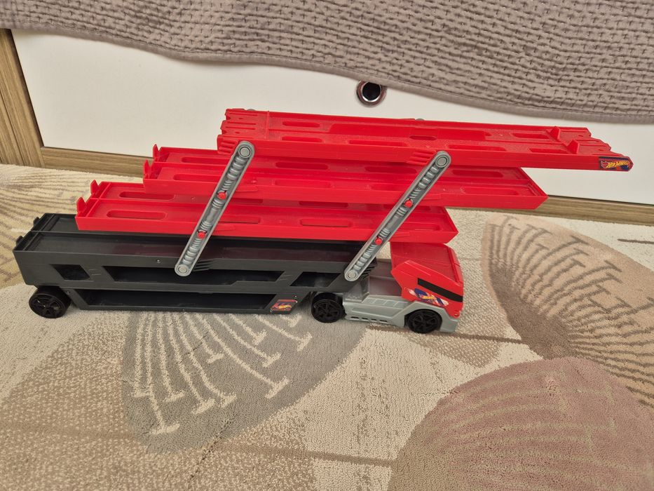 Hot Wheels: Mega Rex и автовоз. Bugatti, пътна помощ Dickie