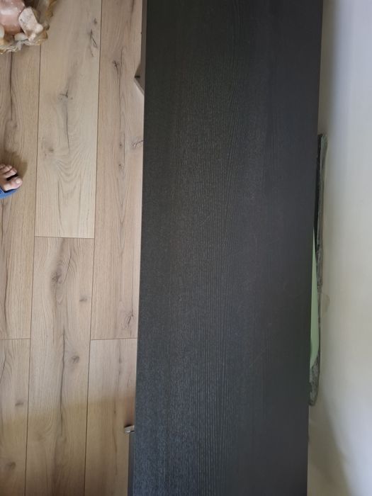 Vand masa, comoda living este ikea model mai vechi,