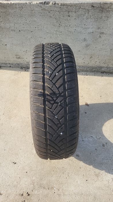 Vând set 4 anvelope iarna M+S 185/60/R15 88H