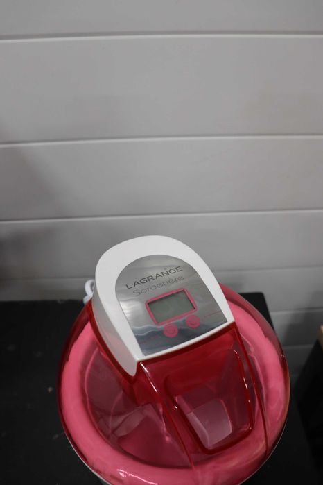 LAGRANGE Машина за сладолед 1.8л, 12W, 45 мин, 1 чаша, лек ДЕФЕКТ
